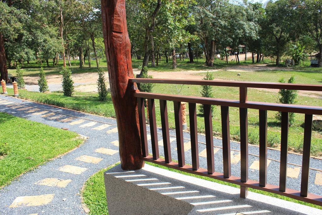 Lanta Happy Hill Hotel Koh Lanta Exterior photo