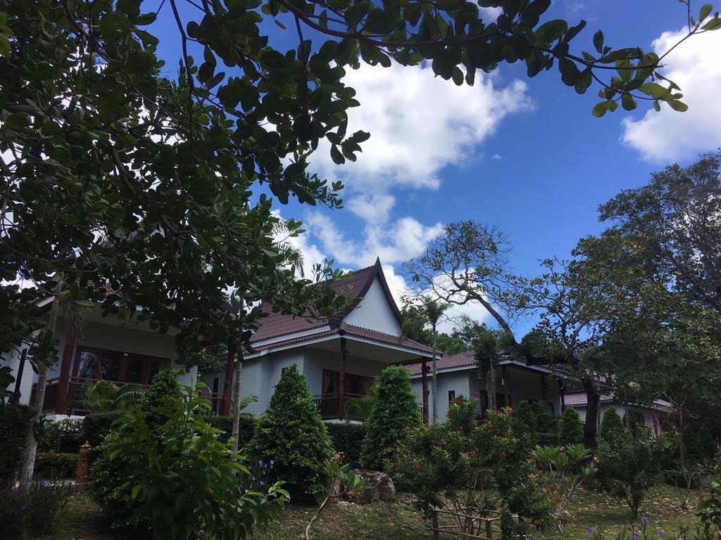 Lanta Happy Hill Hotel Koh Lanta Exterior photo