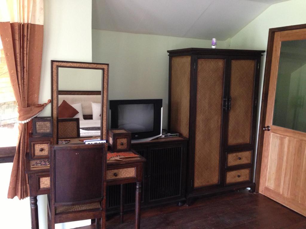 Lanta Happy Hill Hotel Koh Lanta Room photo