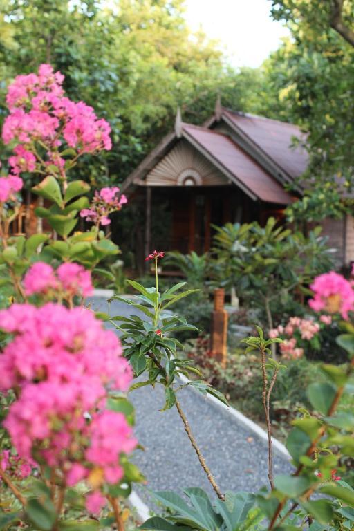 Lanta Happy Hill Hotel Koh Lanta Exterior photo