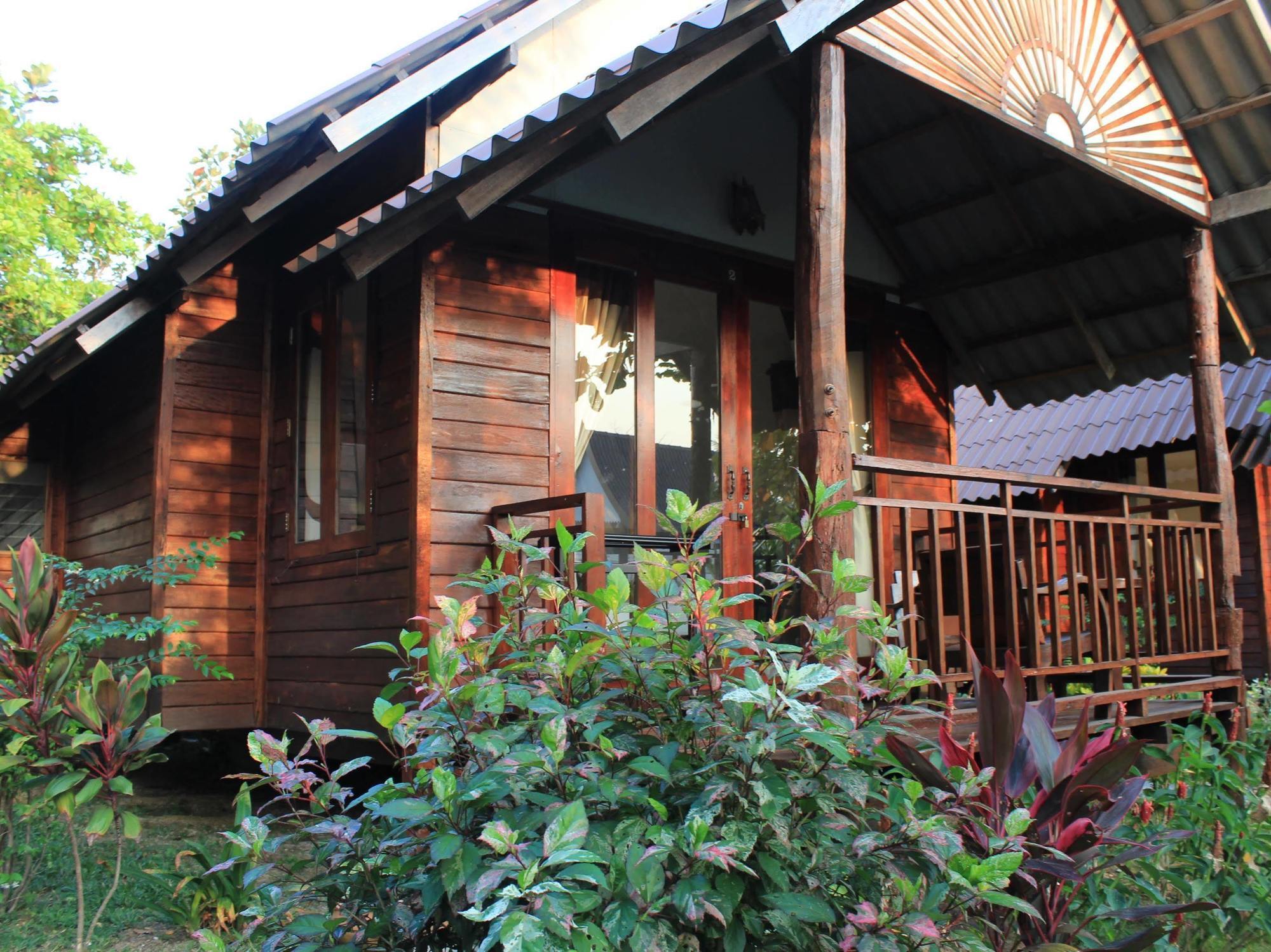 Lanta Happy Hill Hotel Koh Lanta Exterior photo