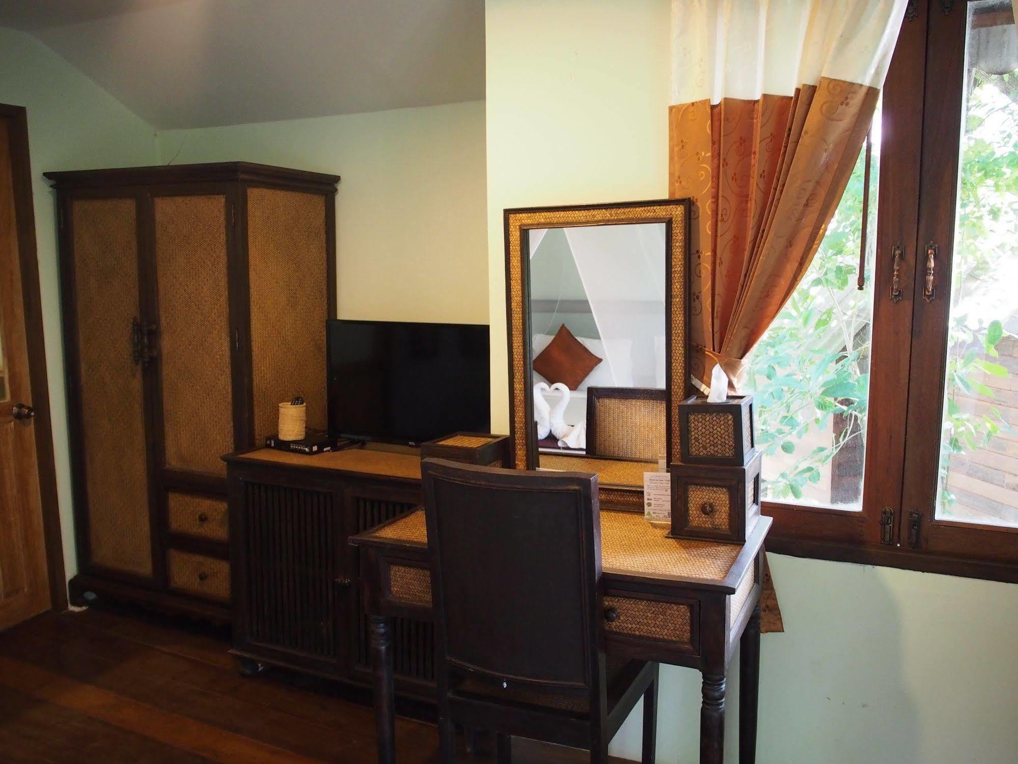 Lanta Happy Hill Hotel Koh Lanta Exterior photo