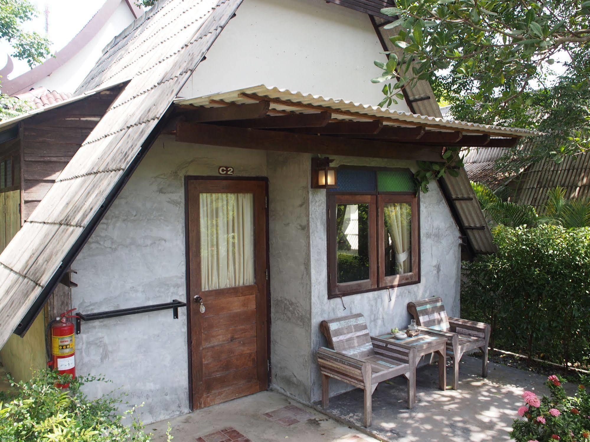 Lanta Happy Hill Hotel Koh Lanta Exterior photo